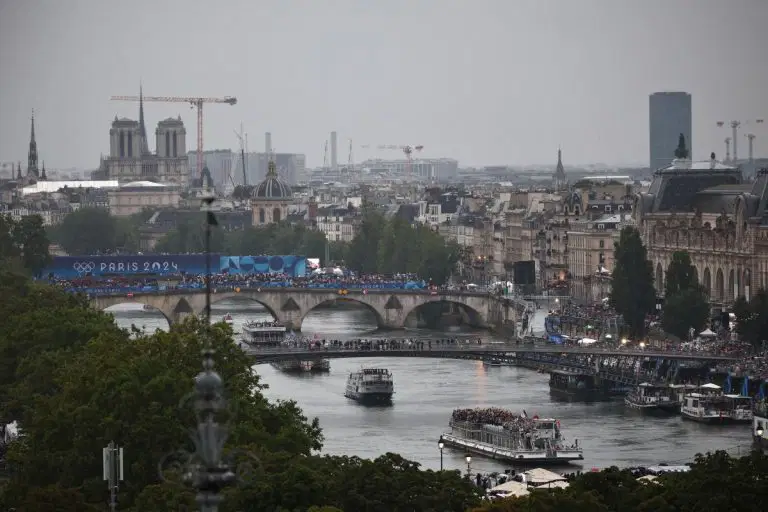 AFP 20240726 36638ER v3 Preview TopshotOlyParis2024Opening 768x512