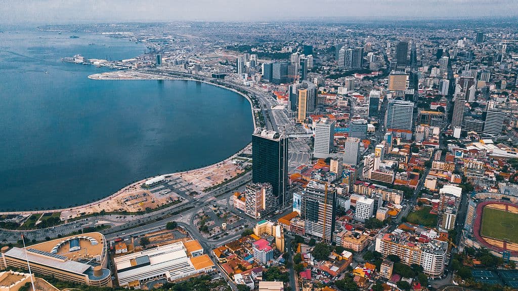 6 Countries That Are Rich But Their Citizens Are Poor