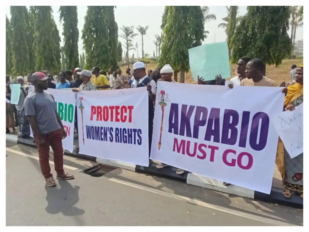 MixCollage 05 Mar 2025 12 13 PM 8317 1024x768